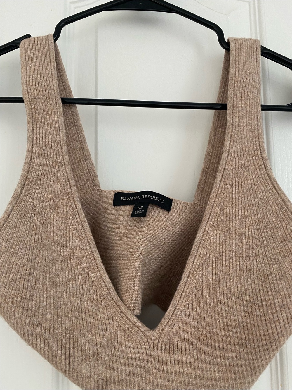 Banana Republic Women's Ribbed V-Neck Knit Tank — Light Taupe